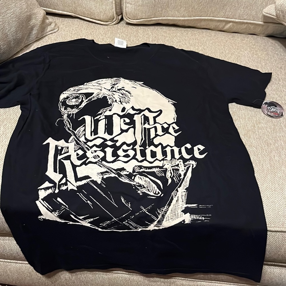 #76.    Tshirt Small